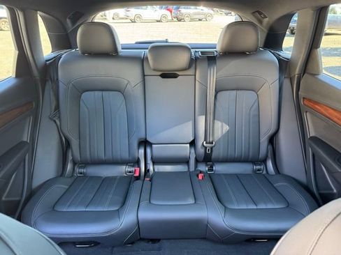 Certified 2023 Audi Q5 2.0T Premium w/ Convenience Package image 24