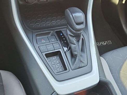 Used 2023 Toyota RAV4 XLE w/ Convenience Package image 12