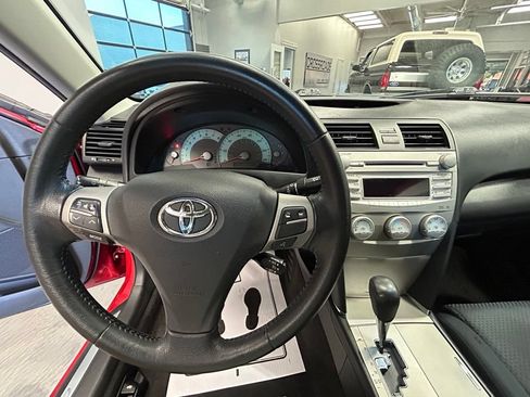 Used 2011 Toyota Camry SE w/ Fleet Convenience Pkg FWD image 9