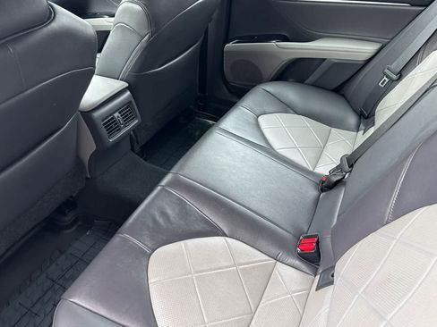 Used 2018 Toyota Camry XLE w/ Audio Package FWD image 4