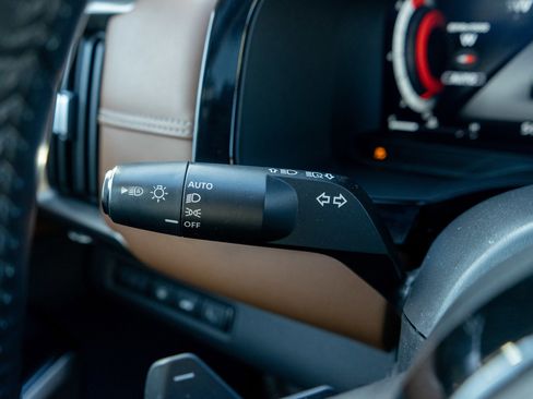 Used 2023 Nissan Pathfinder Platinum w/ Cargo Package image 27