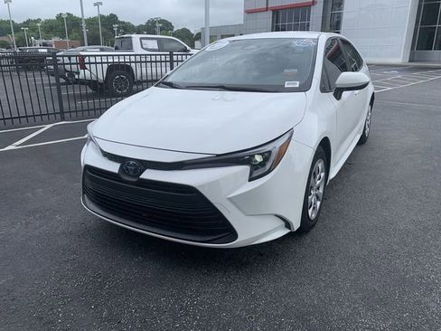 Certified 2024 Toyota Corolla LE FWD image 4