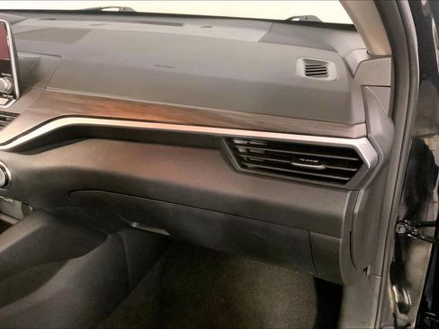 Used 2025 Nissan Altima 2.5 SV FWD image 16
