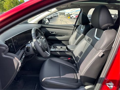 Used 2025 Hyundai Tucson Limited AWD/4WD image 9