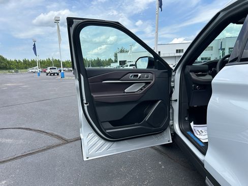 New 2026 Ford Explorer Platinum RWD image 21