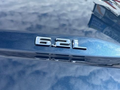 Used 2019 Chevrolet Silverado 1500 High Country w/ Technology Package AWD/4WD image 12