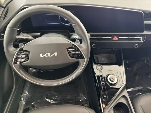 Certified 2023 Kia Niro Wind w/ Wind Preserve Package FWD image 24