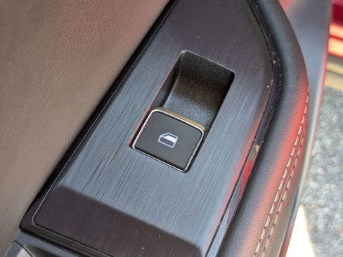 Used 2021 Nissan Rogue SL w/ Premium Package image 32