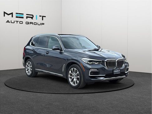 Used 2019 BMW X5 xDrive50i w/ Parking Assistance Package AWD/4WD image 1