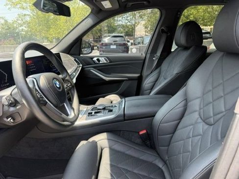 Used 2024 BMW X5 xDrive50e AWD/4WD image 3