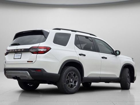 New 2026 Honda Pilot TrailSport image 10