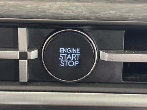 Used 2025 Hyundai Santa Fe Limited image 27