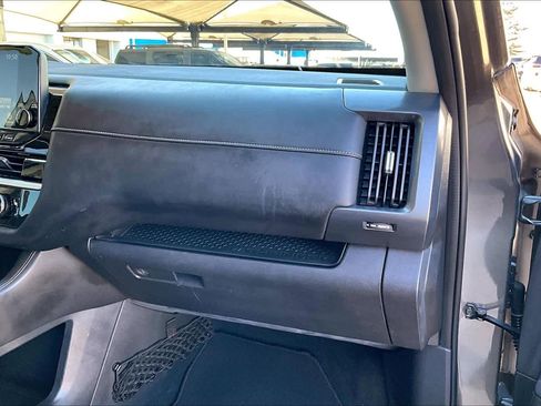 Used 2022 Nissan Pathfinder SL w/ Lighting Package (N92) image 16