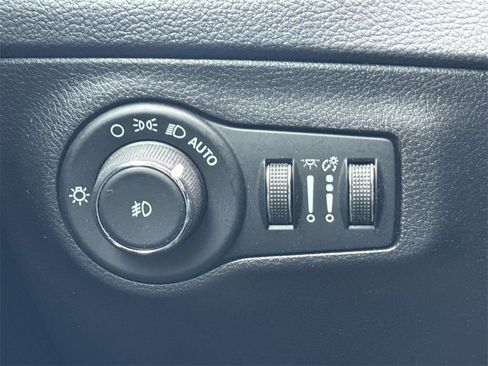 Used 2021 Jeep Compass Trailhawk w/ Convenience Group image 16