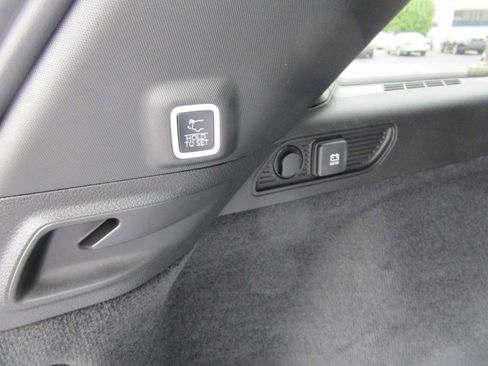 New 2025 Jeep Grand Cherokee Summit image 12