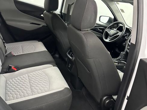 Used 2019 Chevrolet Equinox LS AWD/4WD image 28