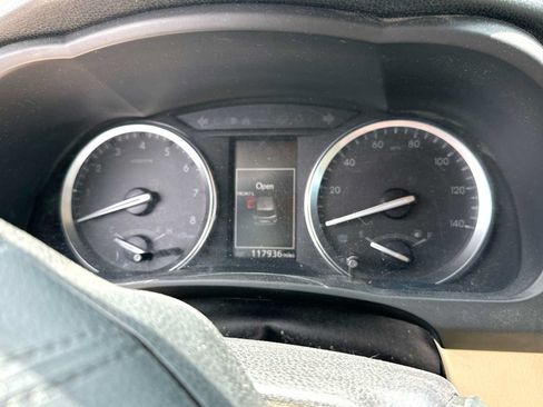 Used 2016 Toyota Highlander Limited FWD image 6