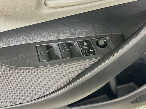 Used 2025 Toyota Corolla LE FWD image 15