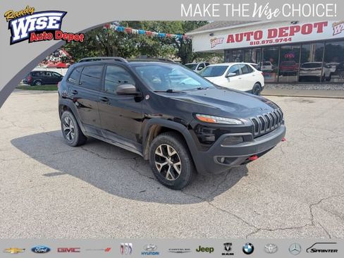 Used 2016 Jeep Cherokee Trailhawk w/ Cold Weather Group AWD/4WD image 1