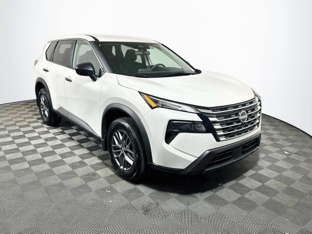 Used 2025 Nissan Rogue S FWD image 1