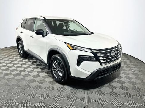 Used 2025 Nissan Rogue S FWD image 1