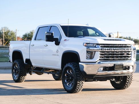 Used 2020 Chevrolet Silverado 2500 LTZ w/ LTZ Premium Package image 6