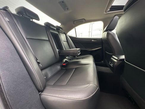 Used 2018 Lexus IS 300 image 25