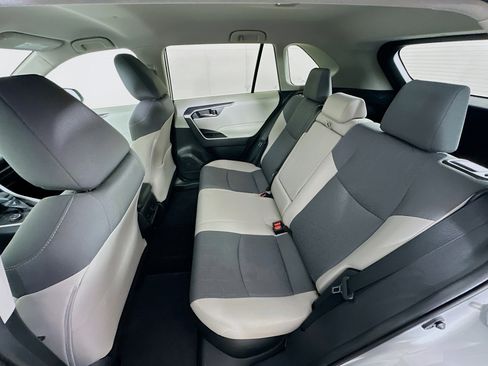 Used 2020 Toyota RAV4 XLE w/ Carpet Mat Package image 26