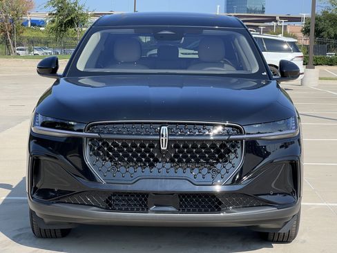 New 2025 Lincoln Nautilus Premier w/ Equipment Group 102A image 13