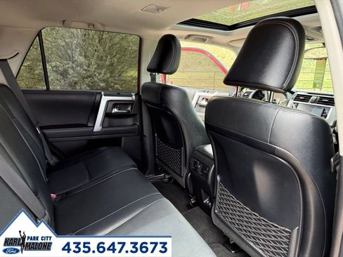 Used 2021 Toyota 4Runner Limited AWD/4WD image 33