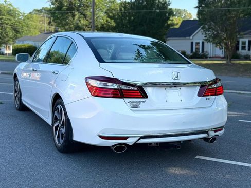 Used 2017 Honda Accord EX-L image 4