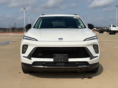 Used 2025 Buick Envision Sport Touring image 2