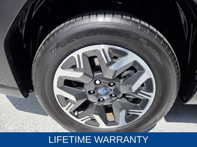 Used 2025 Subaru Forester Premium AWD/4WD image 8