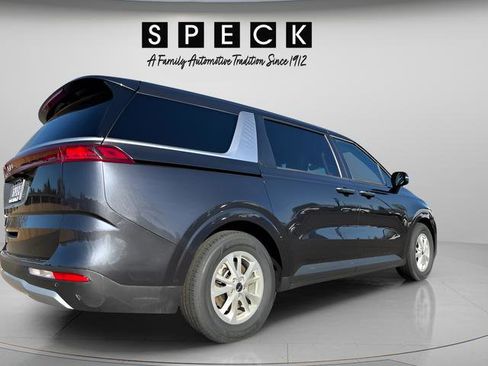 Used 2024 Kia Carnival LX FWD image 5