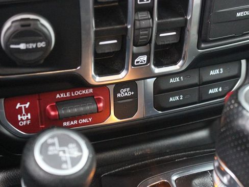 Used 2024 Jeep Gladiator Mojave image 30