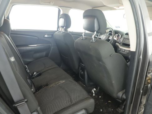 Used 2020 Dodge Journey SE image 21