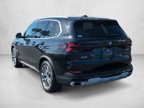 New 2026 BMW X5 xDrive50e w/ Premium Package AWD/4WD image 9