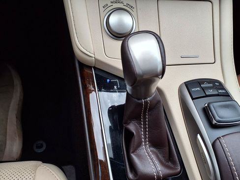 Used 2017 Lexus ES 350 w/ Luxury Package FWD image 12