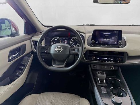 Certified 2025 Nissan Rogue SV AWD/4WD image 19
