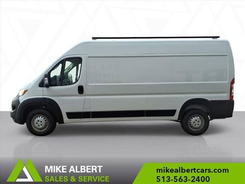 Used 2024 RAM ProMaster 2500 w/ Convenience Group image 4