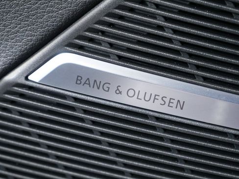 Used 2023 Audi Q8 Premium Plus image 7