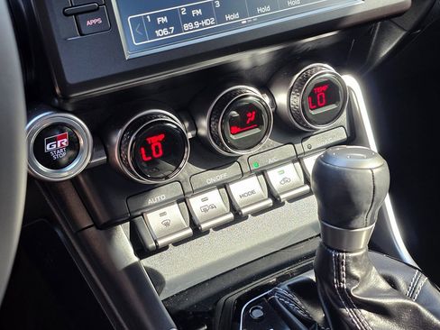 Used 2024 Toyota GR86 Premium image 34