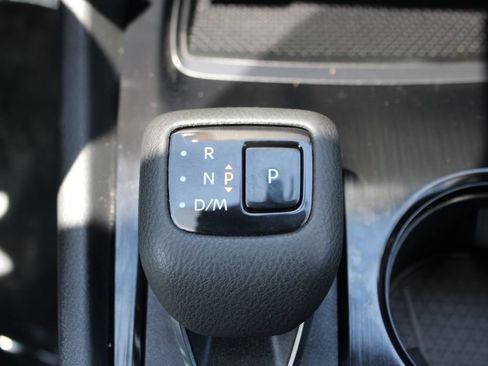 Used 2023 Nissan Rogue S AWD/4WD image 21