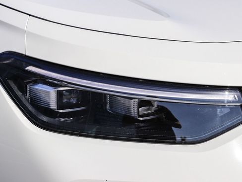 Certified 2025 Volkswagen Tiguan S FWD image 4
