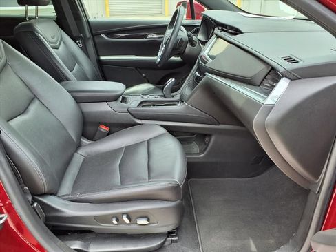 Used 2020 Cadillac XT5 Premium Luxury FWD image 9