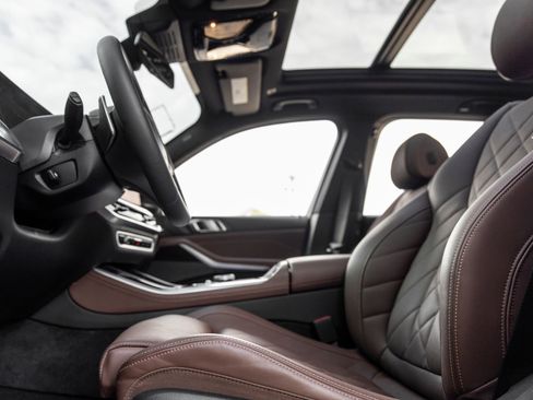 Used 2025 BMW X5 sDrive40i w/ M Sport Package image 20