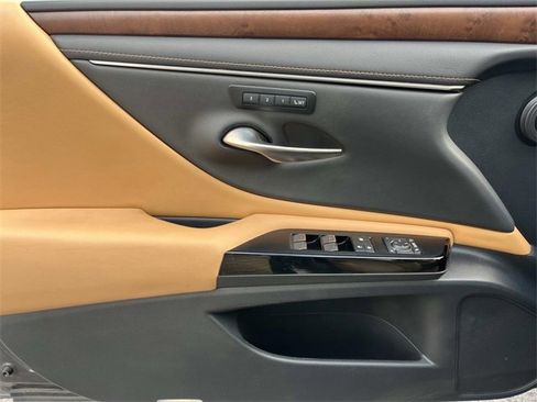 Used 2022 Lexus ES 350 w/ Premium Package image 27