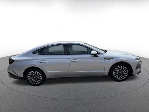 Used 2025 Hyundai Sonata SEL FWD image 16