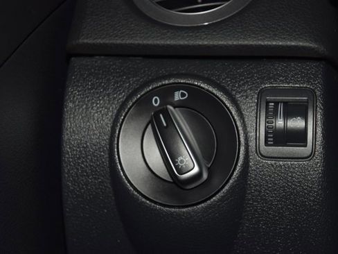 Used 2017 Volkswagen Tiguan Limited w/ Premium Package image 32