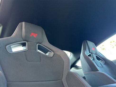 Used 2016 Ford Mustang Shelby GT350R w/ GT350R Equipment Group 920A image 17